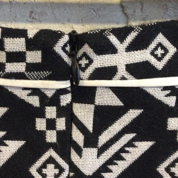 Luytero Aztec Print Mini Skirt Size S - Picture 4 of 6